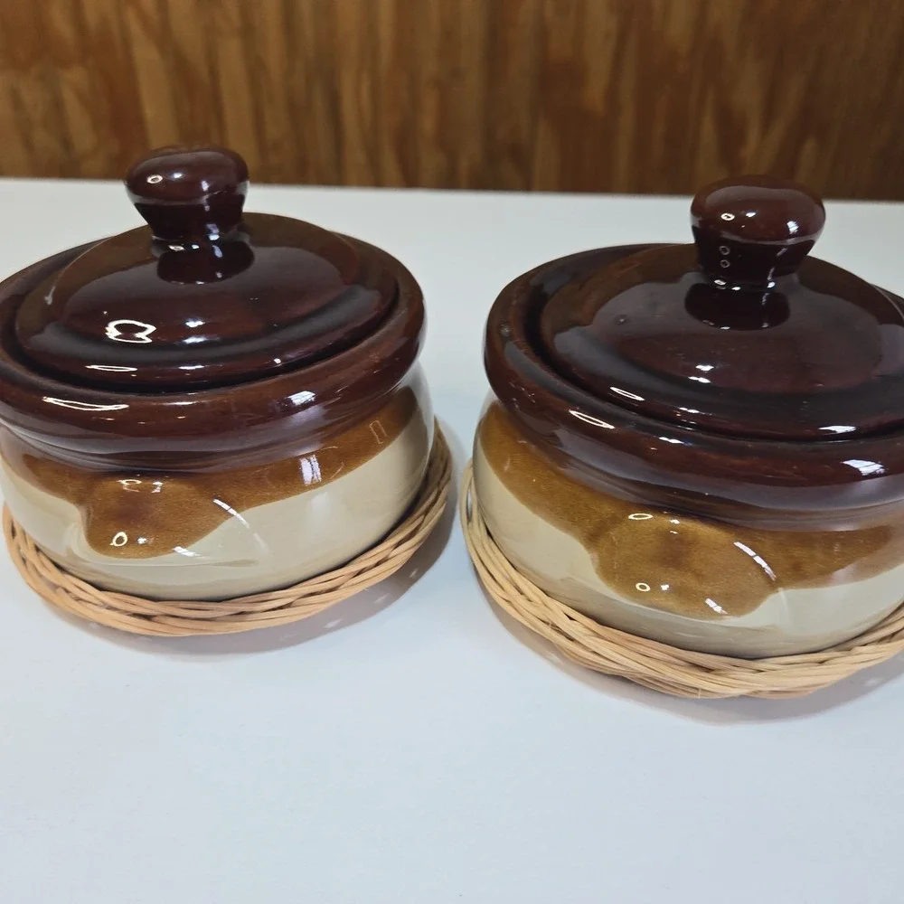 2 Vtg Stoneware Crocks French Onion Soup Bowls & Lids Brown Tan Beans USA Mats